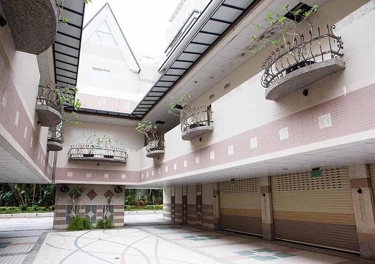 Royal Group Motel Chien Kuo Branch Kaohsiung Buitenkant foto